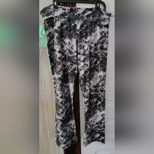 Bobbie Brooks Gray and White Plus Size Lounge Set Tie Dye 2x/3x